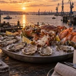 Restaurants fruits de mer Brest : plateau d’huîtres et tourteaux sur glace au port